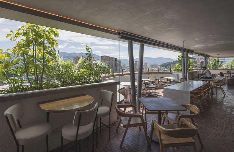 Hotel Heiss by Plan:b arquitectos