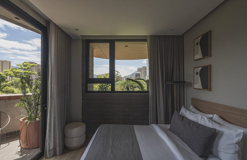 Hotel Heiss by Plan:b arquitectos