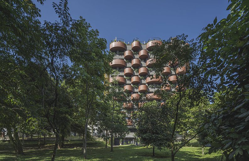 Hotel Heiss by Plan:b arquitectos