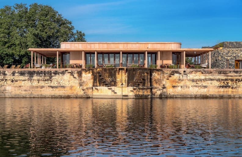 Hotel RAAS Chhatrasagar