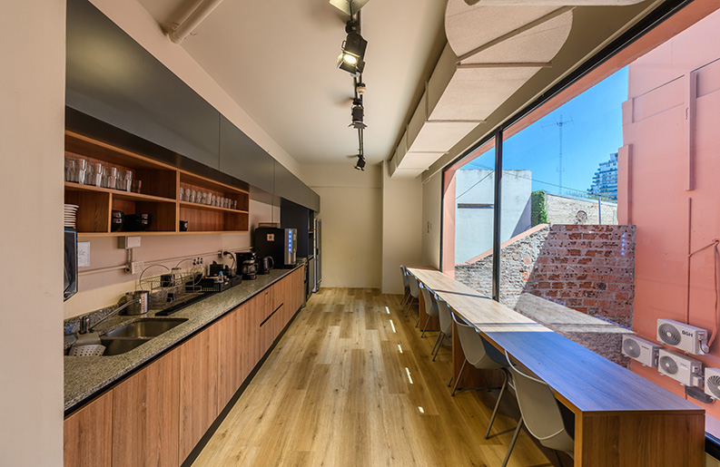 La Maquinita Coworking by ESTUDIO MONTEVIDEO
