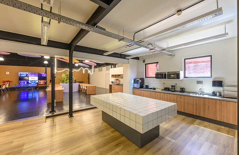 La Maquinita Coworking by ESTUDIO MONTEVIDEO