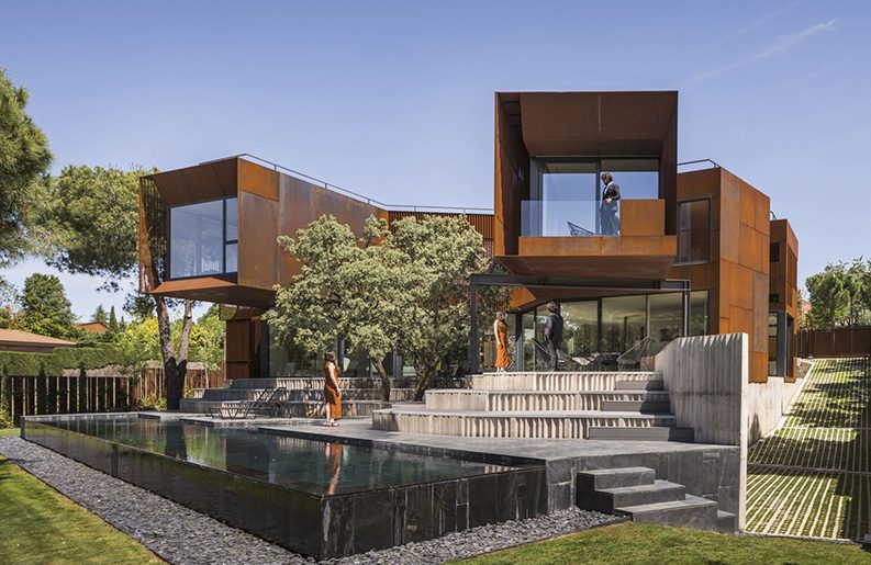 La casa que se bifurca by Voluar Arquitectura