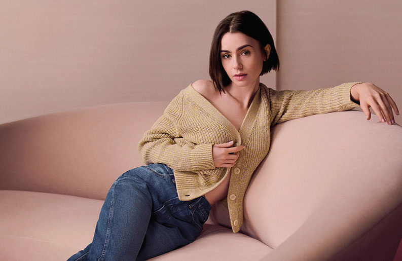 Lily Collins 