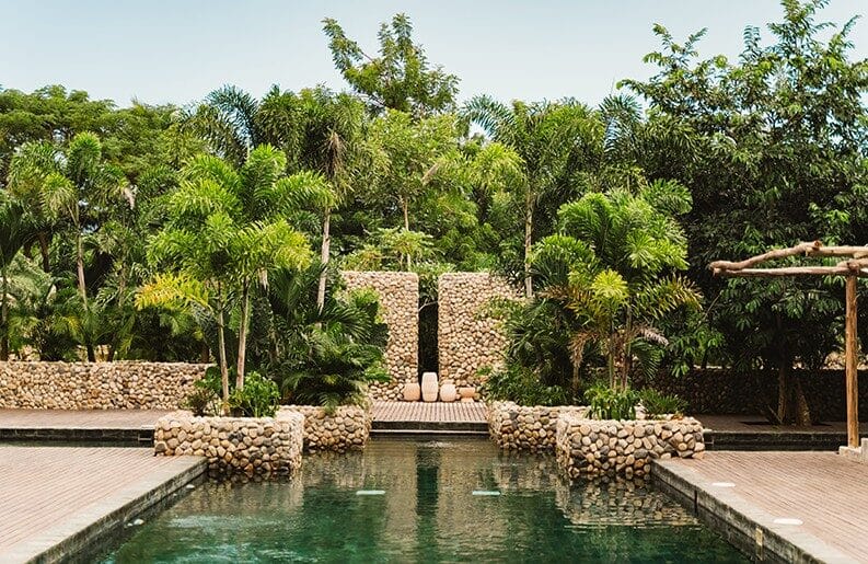Así es NAIO Hotel & Villas