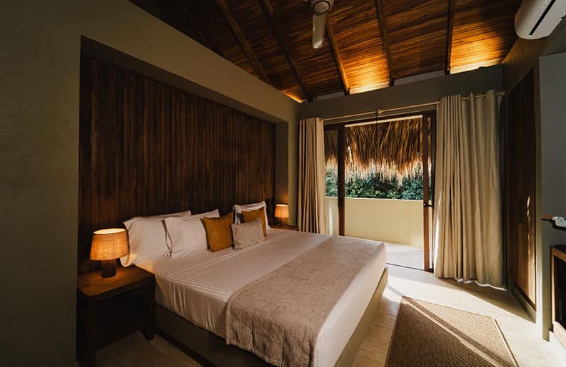 Así es NAIO Hotel & Villas