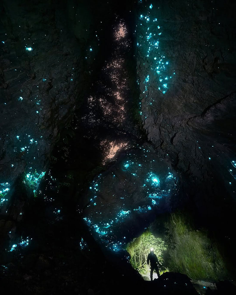 Cielo estrellado bajo tierra en Nueva Zelanda