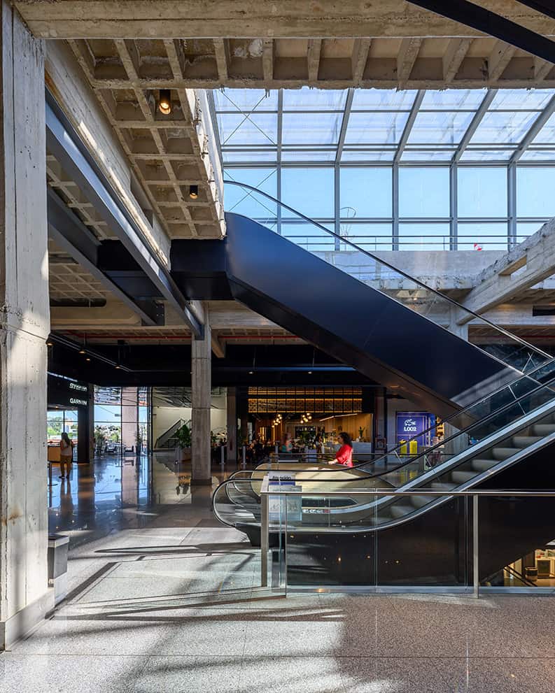 Nuevocentro Shopping. Una remodelación estructurada y elegante de un lugar icónico