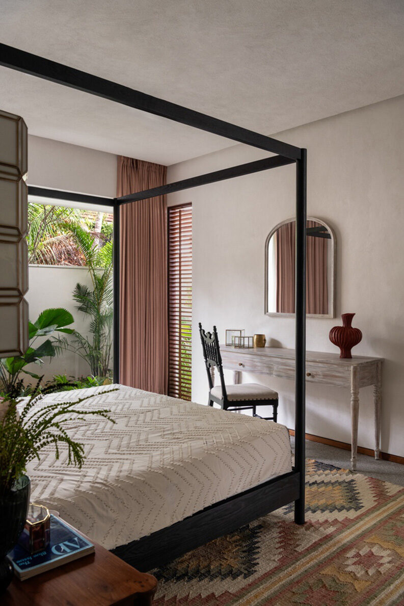 Residencia Ochre by Thought Parallels