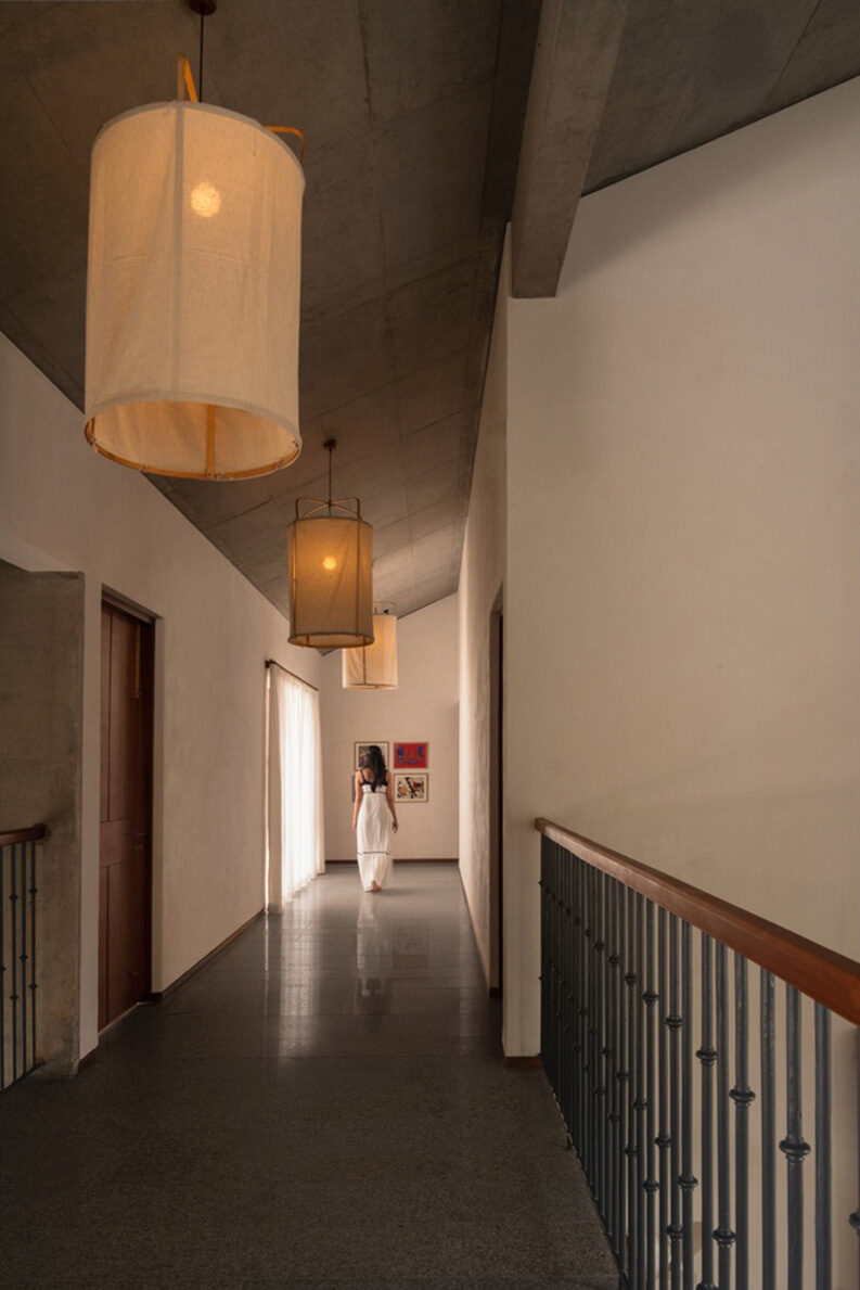 Residencia Ochre by Thought Parallels