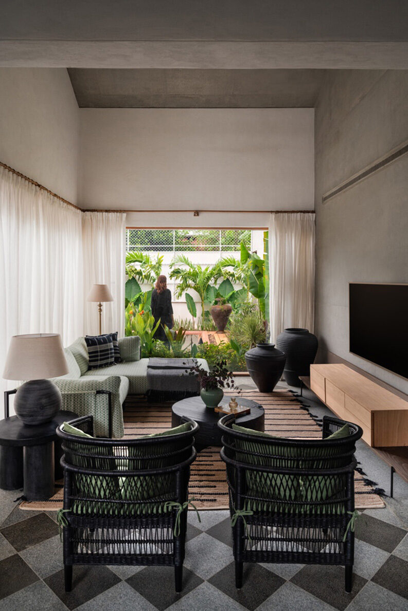 Residencia Ochre by Thought Parallels