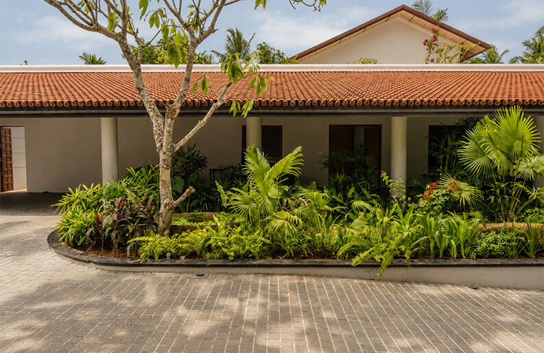 Residencia Ochre by Thought Parallels
