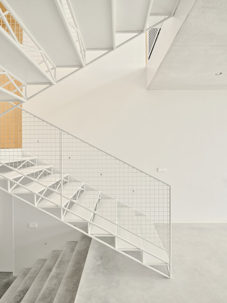 Steel House by NOMO STUDIO