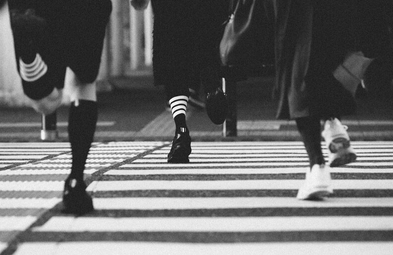 Thom Browne y ASICS lanzan el fanzine The Working Hour