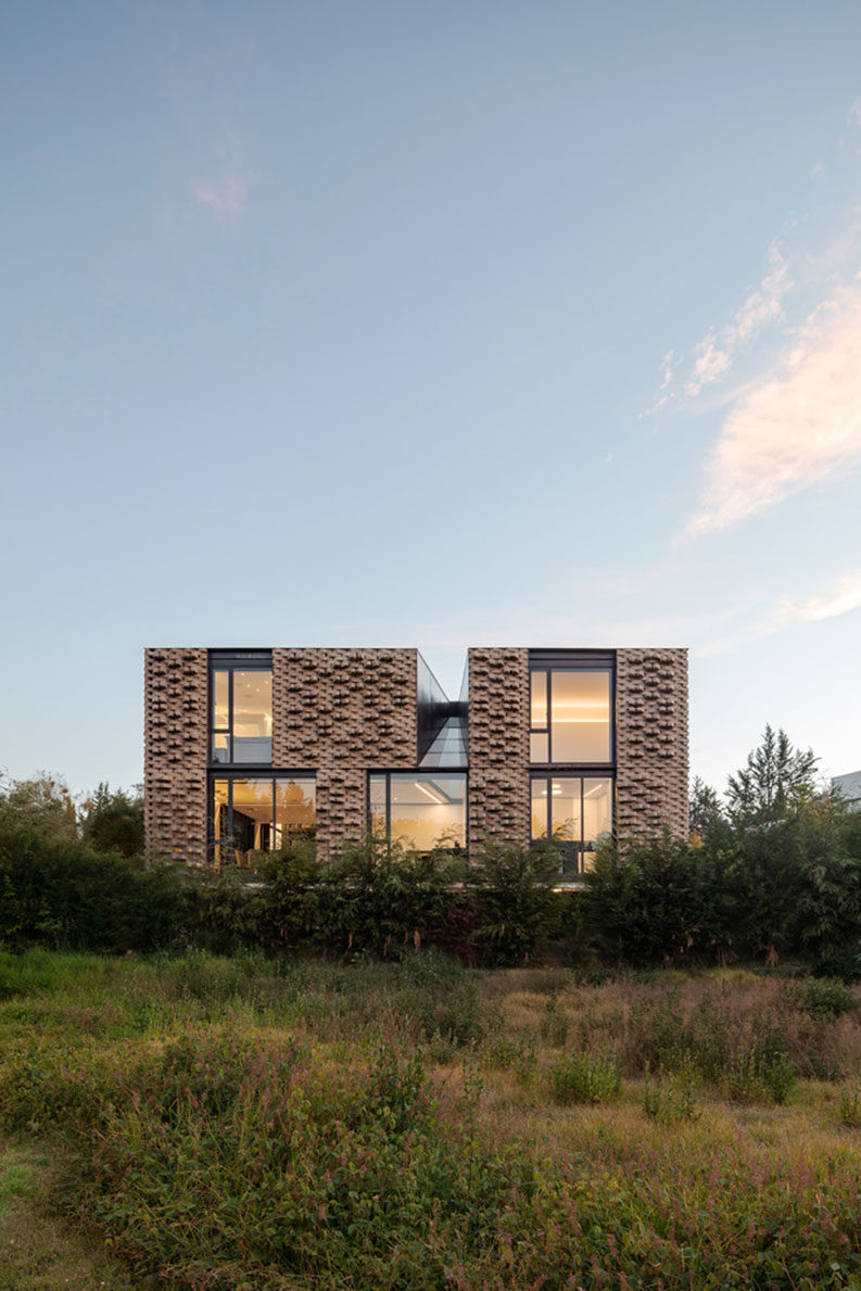 Una Casa en los Andes by ODD ARCHITECTS
