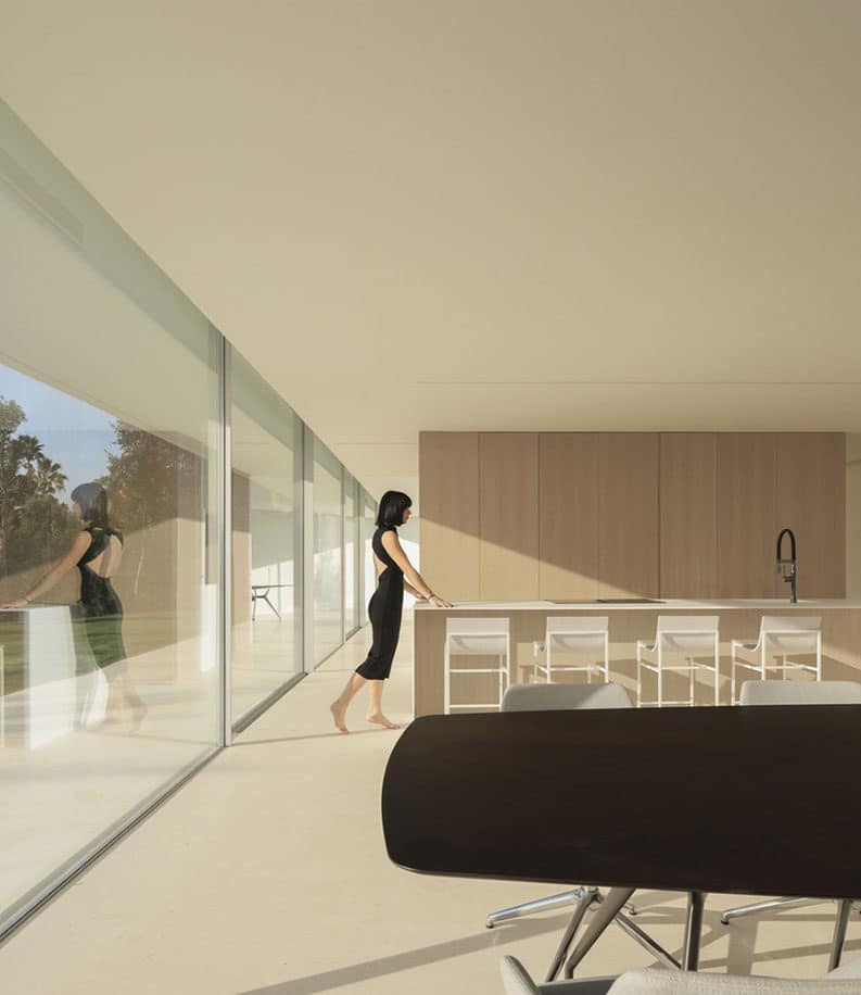 Villa 95 by Fran Silvestre Arquitectos