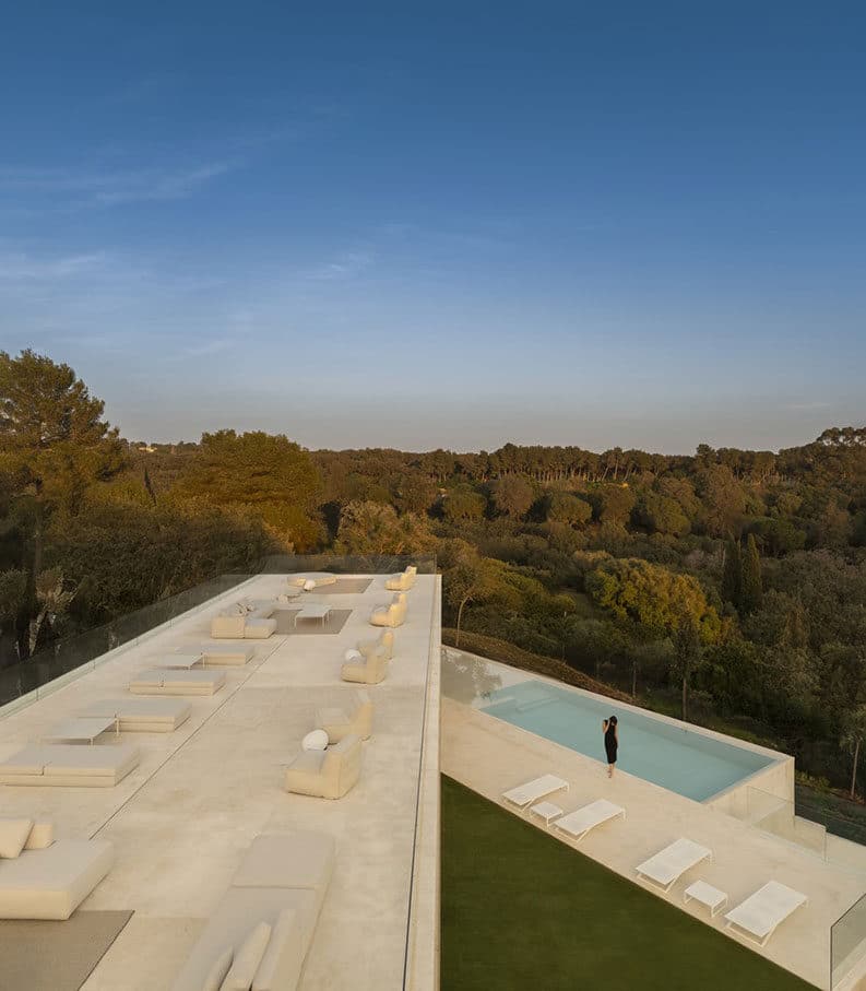 Villa 95 by Fran Silvestre Arquitectos