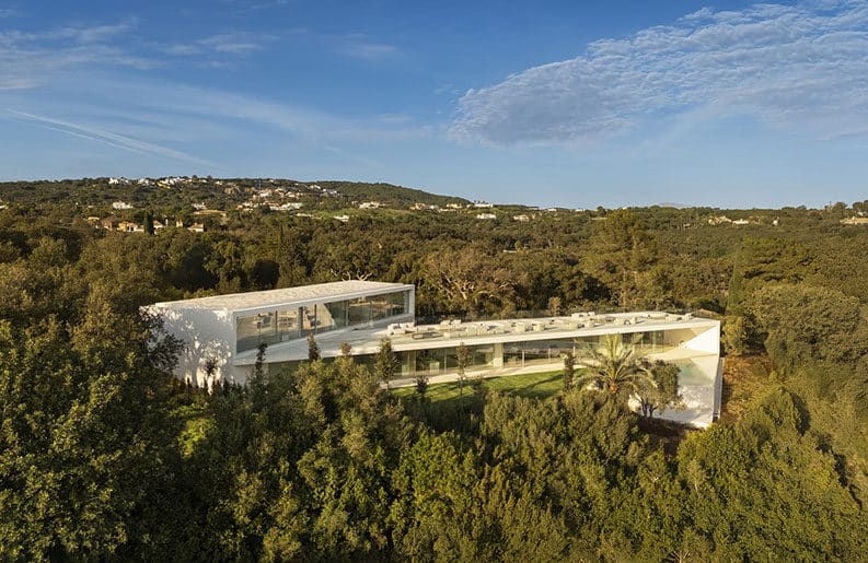 Villa 95 by Fran Silvestre Arquitectos