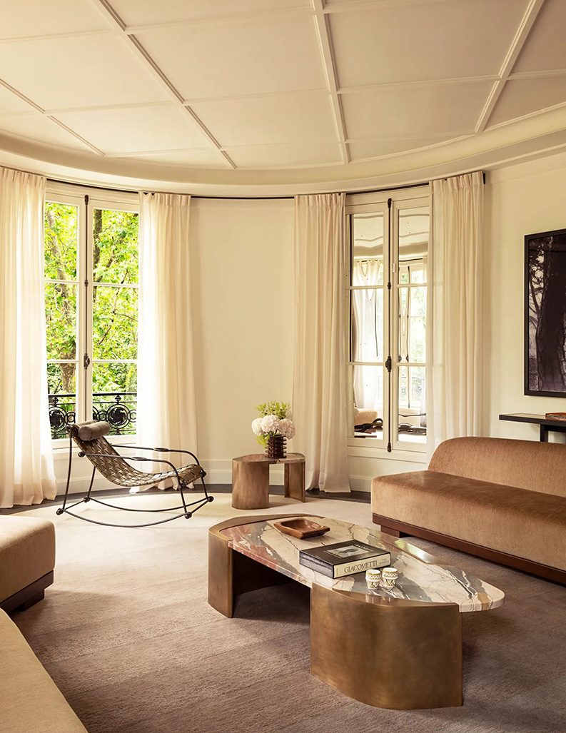 Un departamento parisino con arte