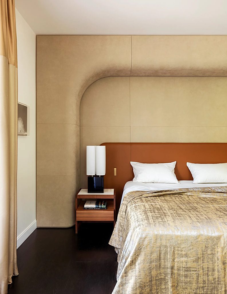 Un departamento parisino con arte