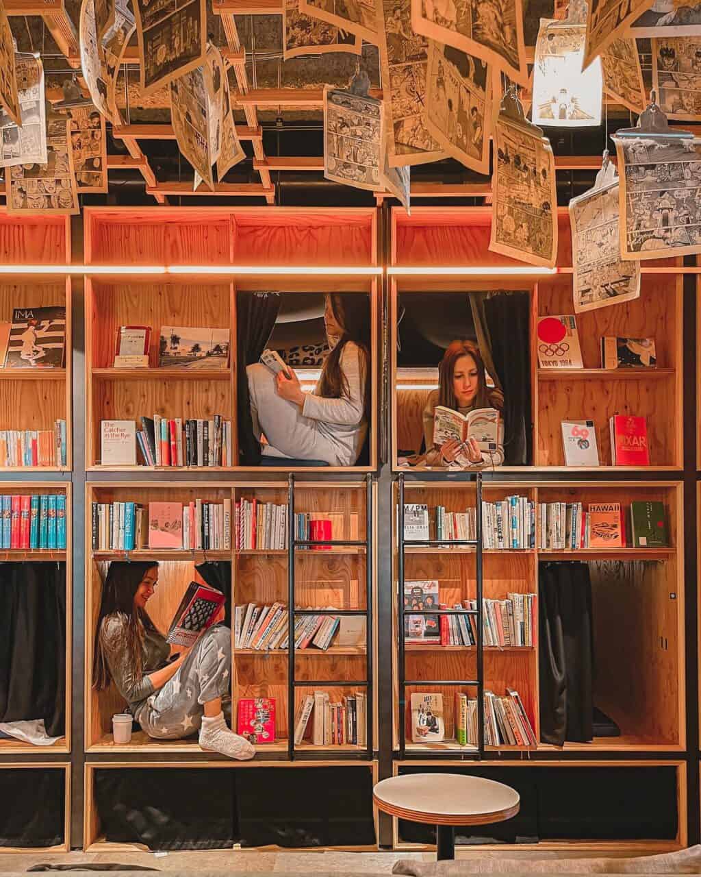 Book and Bed Hotel. El alojamiento soñado para amantes de los libros.
