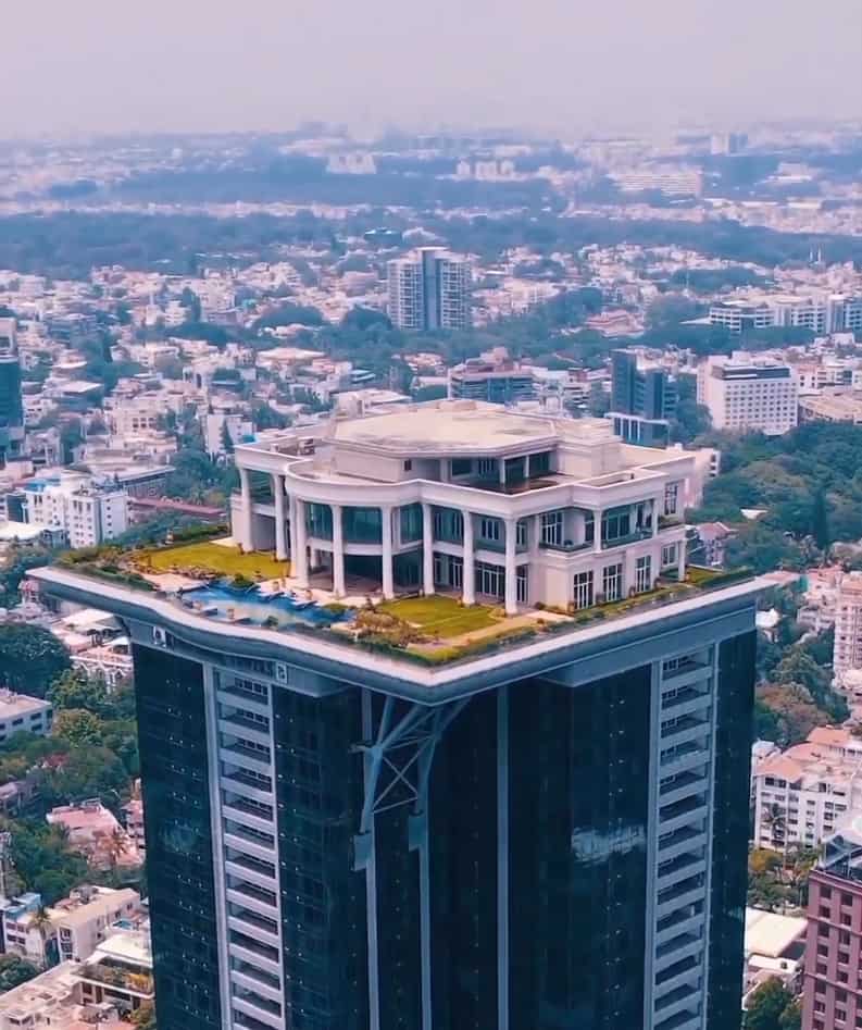 réplica de la Casa Blanca en la cima de un rascacielos